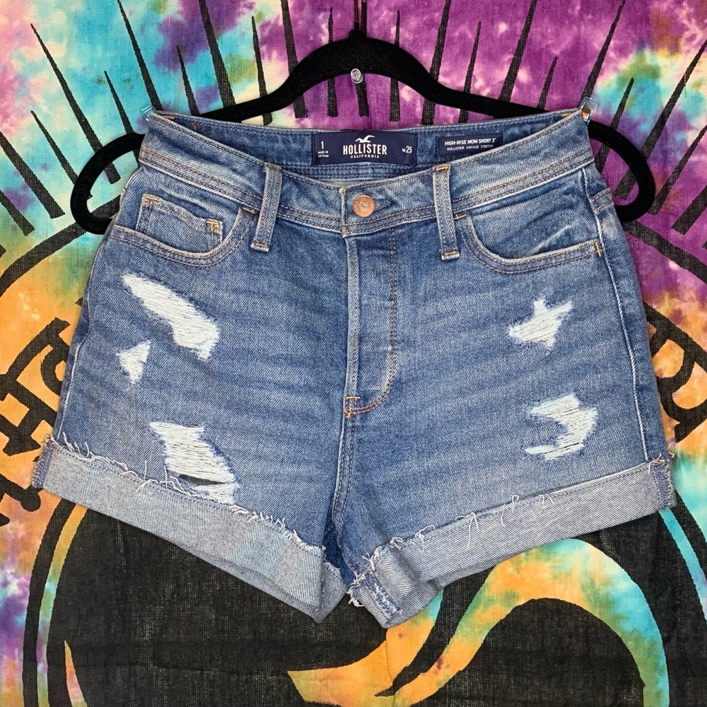 Hollister Distressed High Rise 3” Mom Blue Jean Shorts W25 (Size 1)
